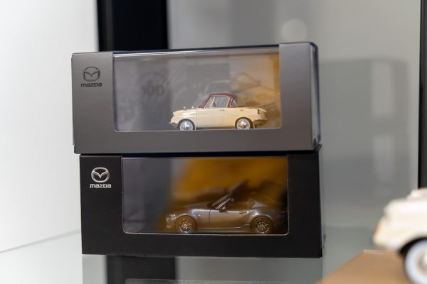 102 godine Mazde-584